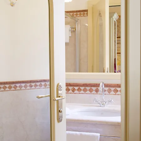 Regency Milán