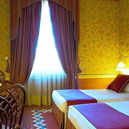 Regency מלון 4*